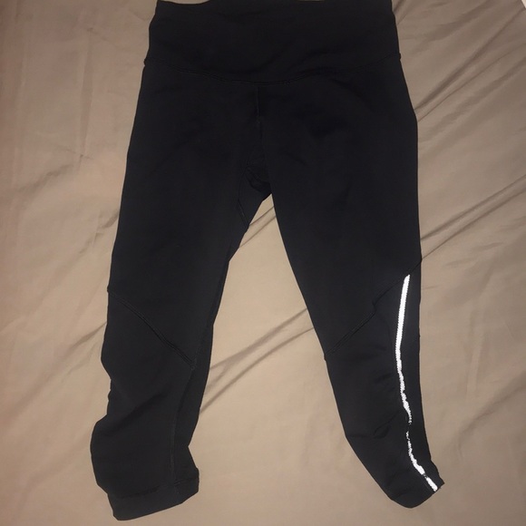 EUC Lululemon cropped pants - Picture 1 of 7